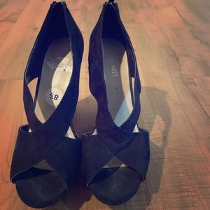 Nine West microsuede pumps